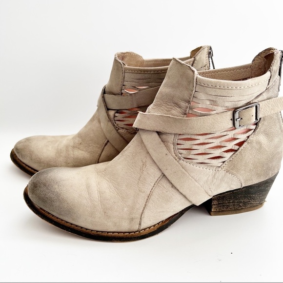 Charles by Charles David Tan Leather Strappy Ankle Boots size 8 - Picture 3 of 10